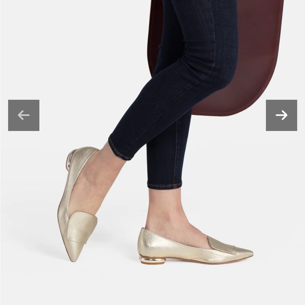 BELL & BECKS The Lia Pointed Toe Flat metallic gold size 9.5 NWOT